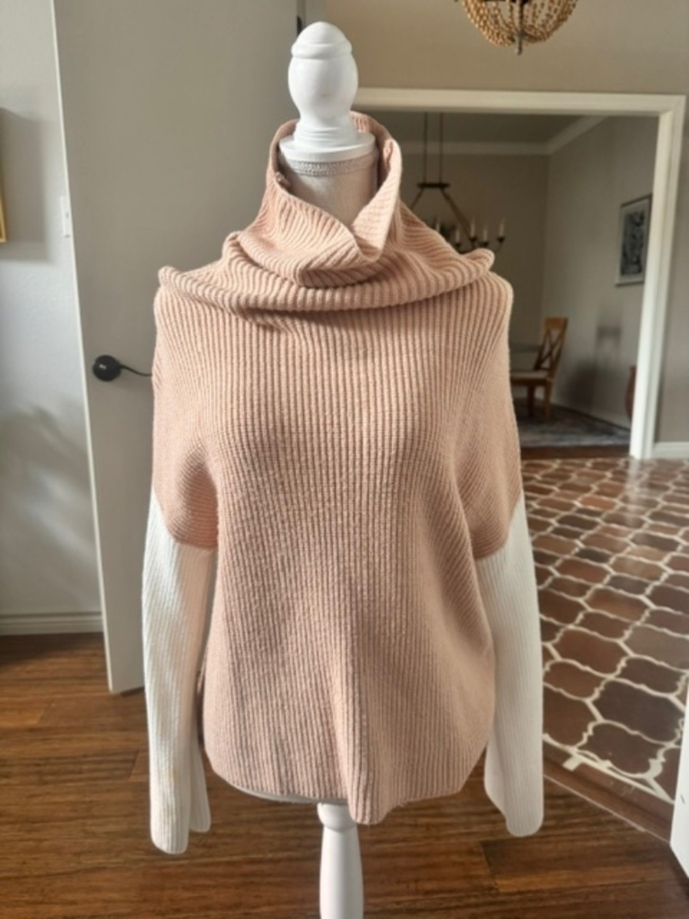 Miracle Blush Tan & White Colorblock Turtleneck Knit Sweater Size S/M